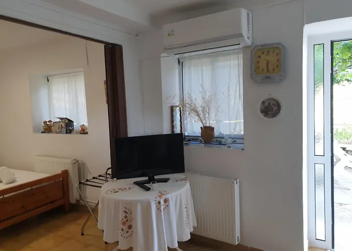 Traditional House With Breathtaking View, Makis